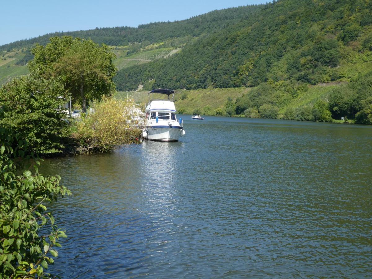 Hausboot Moselrose In Poelich Hotel Polich Buitenkant foto