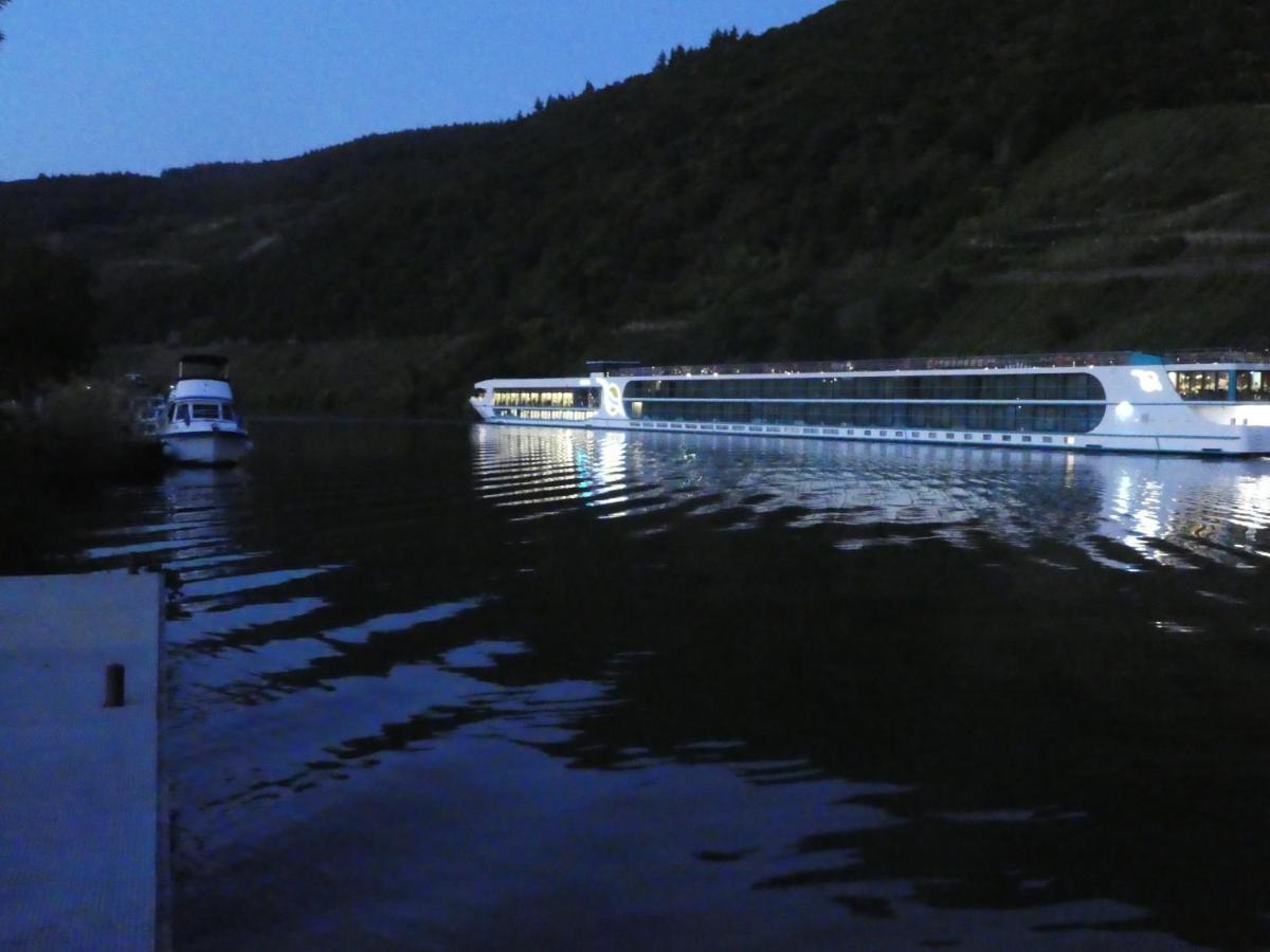 Hausboot Moselrose In Poelich Hotel Polich Buitenkant foto
