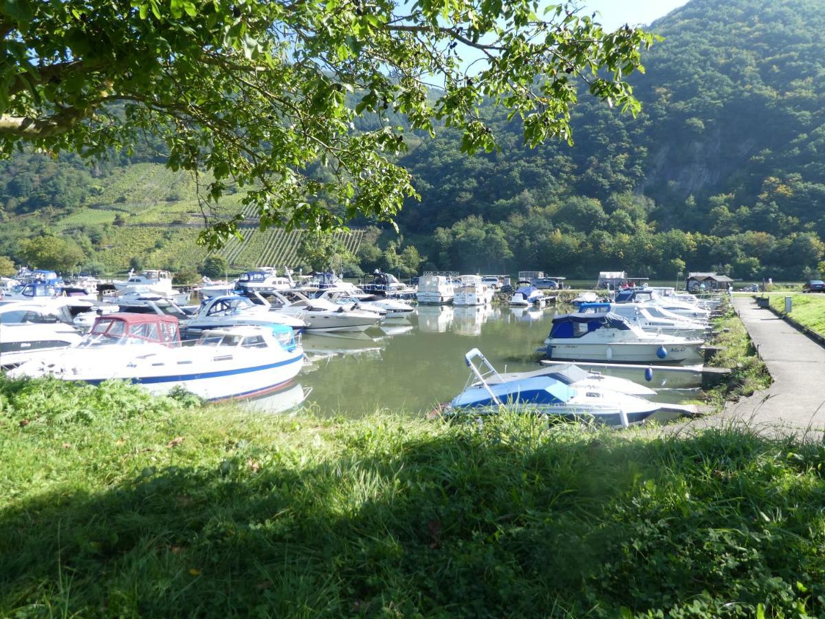 Hausboot Moselrose In Poelich Hotel Polich Buitenkant foto